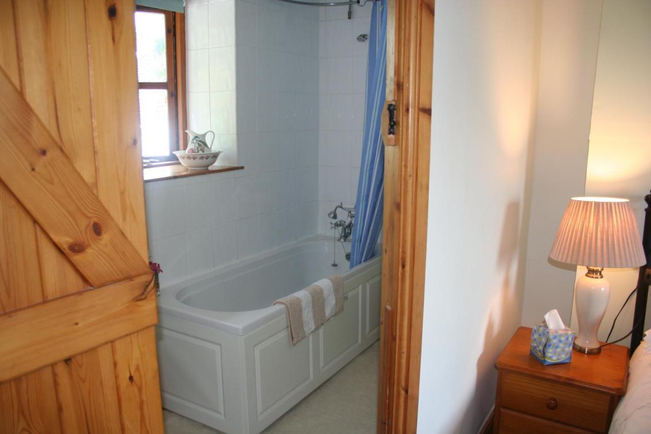 Barn Cottage - Farm Park Stay With Hot Tub Swansea Buitenkant foto